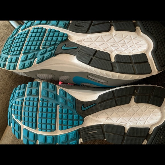 Nike Revolution 2 women’s running sneaker size 9 - Picture 5 of 7